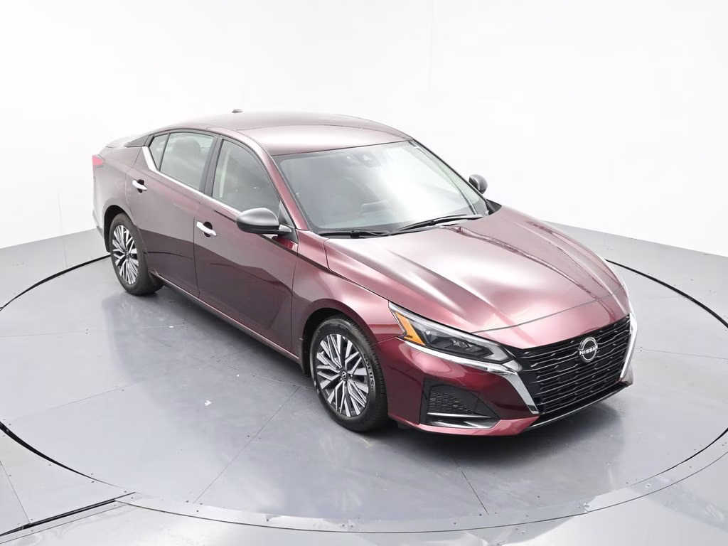 2024 Garnet Pearl Metallic Nissan Altima 2.5 SV FWD Sedan
