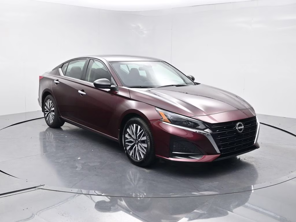 2024 Garnet Pearl Metallic Nissan Altima 2.5 SV FWD Sedan