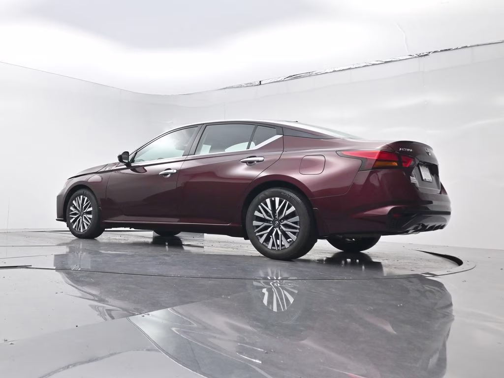 2024 Garnet Pearl Metallic Nissan Altima 2.5 SV FWD Sedan