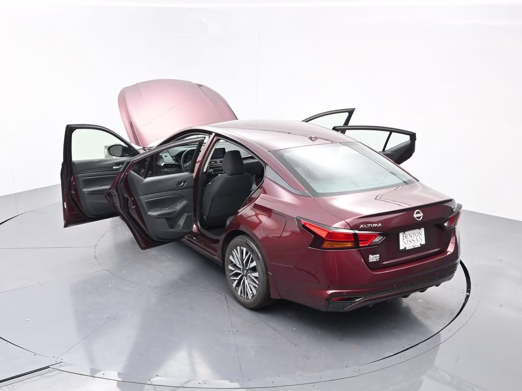 2024 Garnet Pearl Metallic Nissan Altima 2.5 SV FWD Sedan