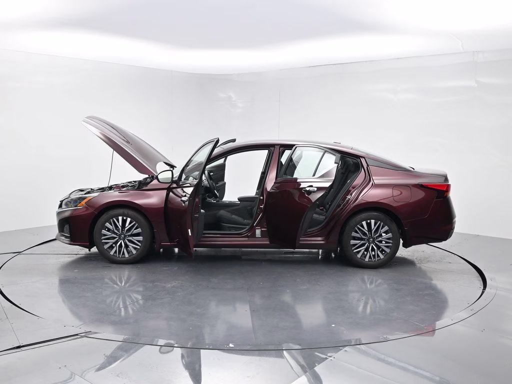 2024 Garnet Pearl Metallic Nissan Altima 2.5 SV FWD Sedan