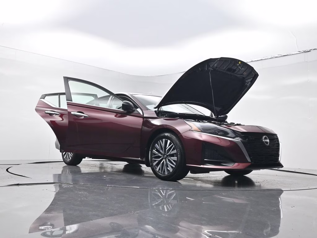 2024 Garnet Pearl Metallic Nissan Altima 2.5 SV FWD Sedan