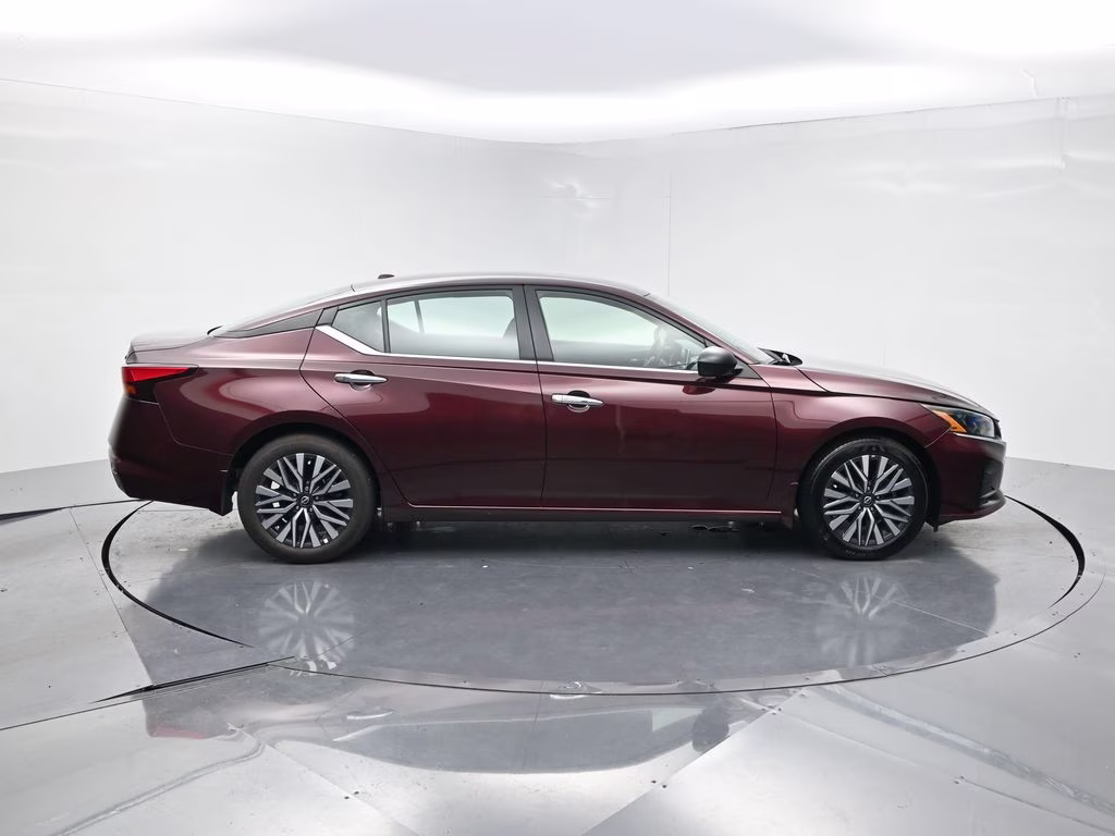 2024 Garnet Pearl Metallic Nissan Altima 2.5 SV FWD Sedan