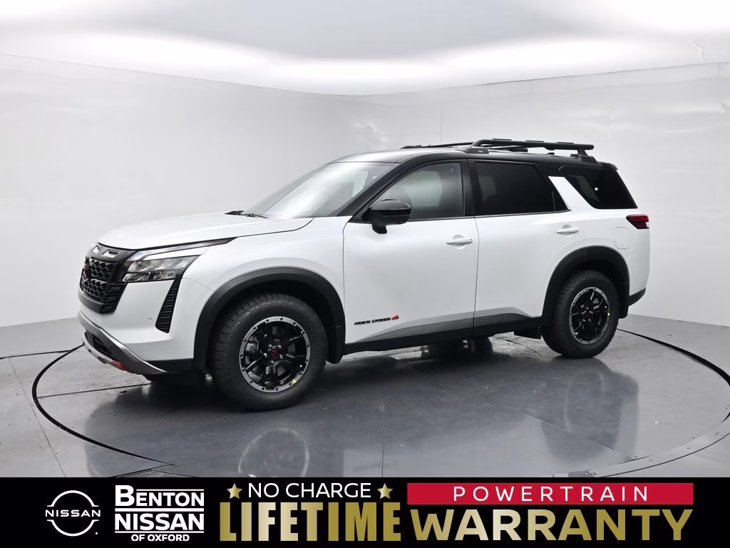 2026 Everest White Pearl/Black Nissan Pathfinder Rock Creek 4X4 SUV