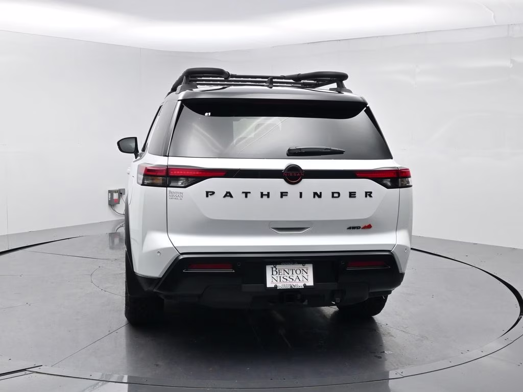 2026 Everest White Pearl/Black Nissan Pathfinder Rock Creek 4X4 SUV