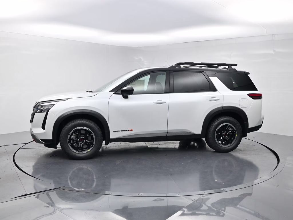 2026 Everest White Pearl/Black Nissan Pathfinder Rock Creek 4X4 SUV