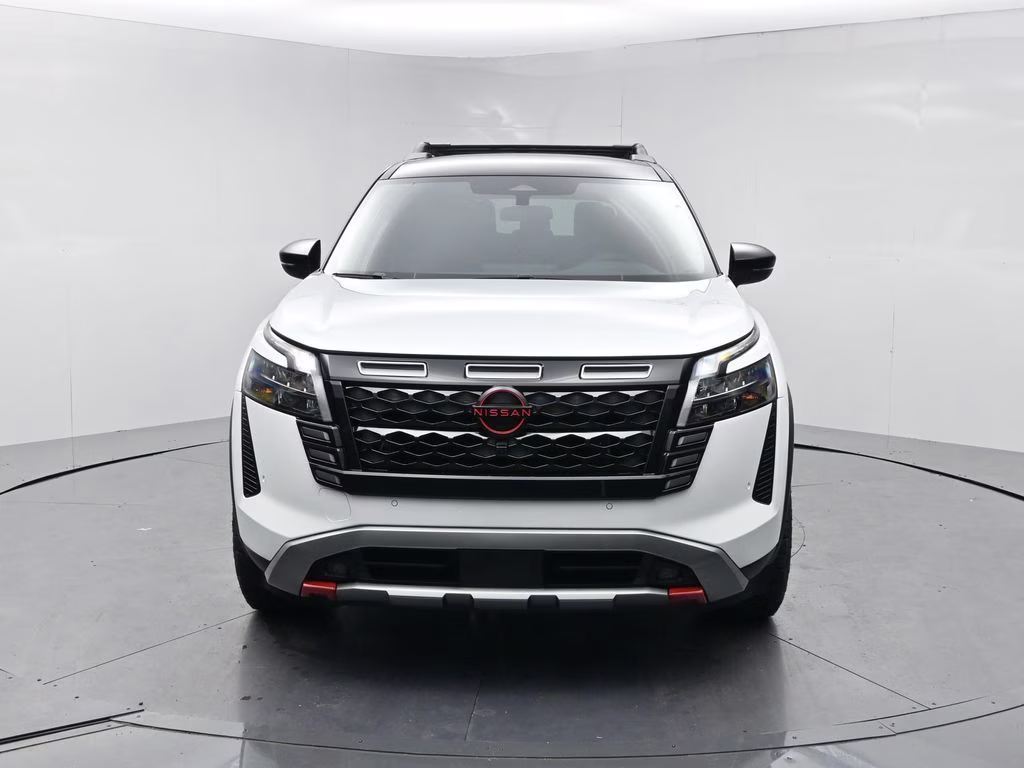 2026 Everest White Pearl/Black Nissan Pathfinder Rock Creek 4X4 SUV
