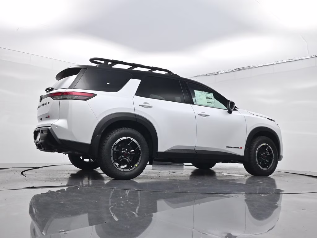 2026 Everest White Pearl/Black Nissan Pathfinder Rock Creek 4X4 SUV