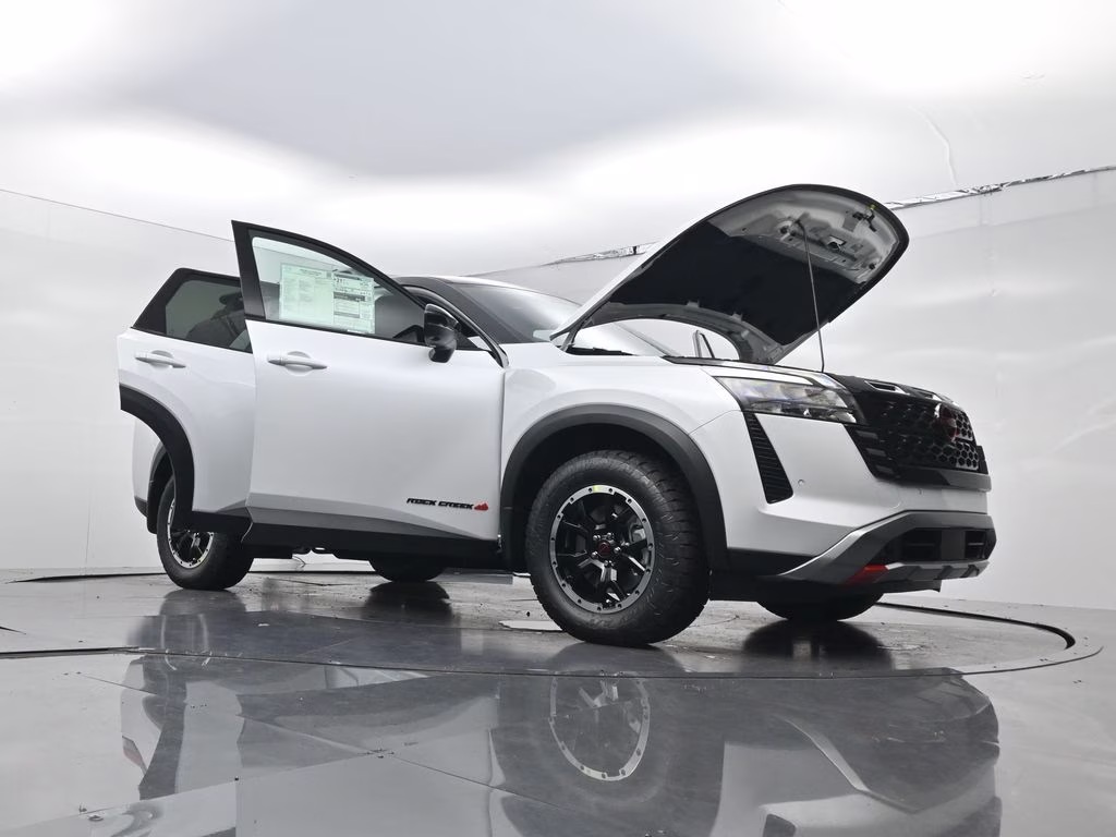 2026 Everest White Pearl/Black Nissan Pathfinder Rock Creek 4X4 SUV