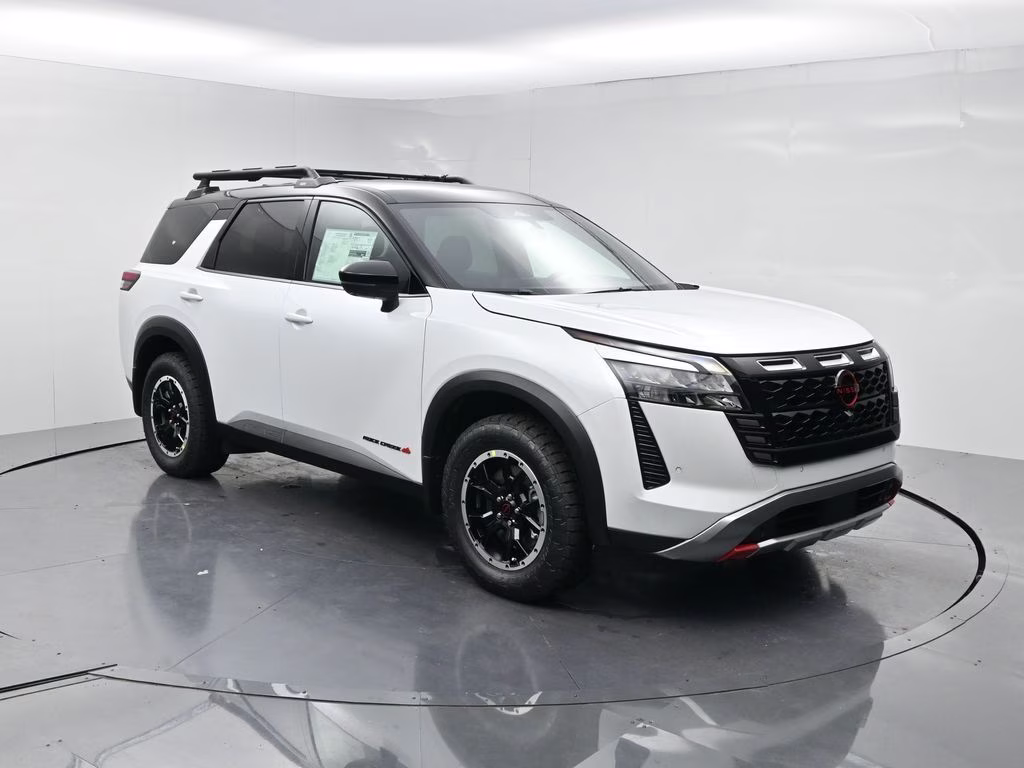 2026 Everest White Pearl/Black Nissan Pathfinder Rock Creek 4X4 SUV