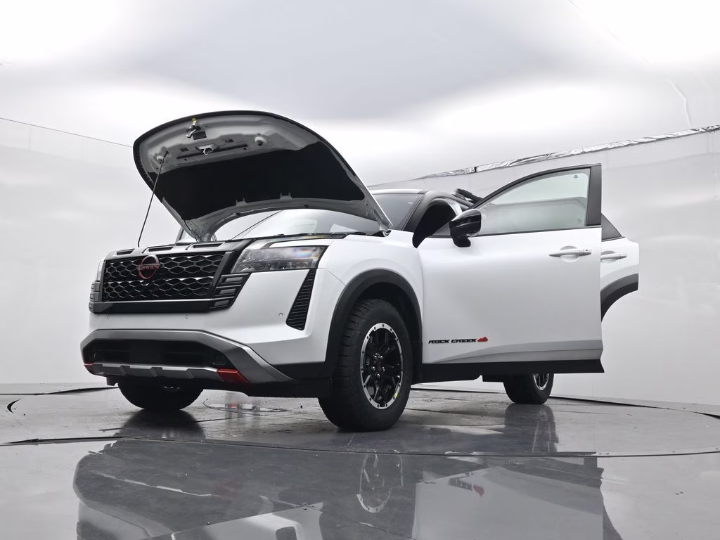 2026 Everest White Pearl/Black Nissan Pathfinder Rock Creek 4X4 SUV