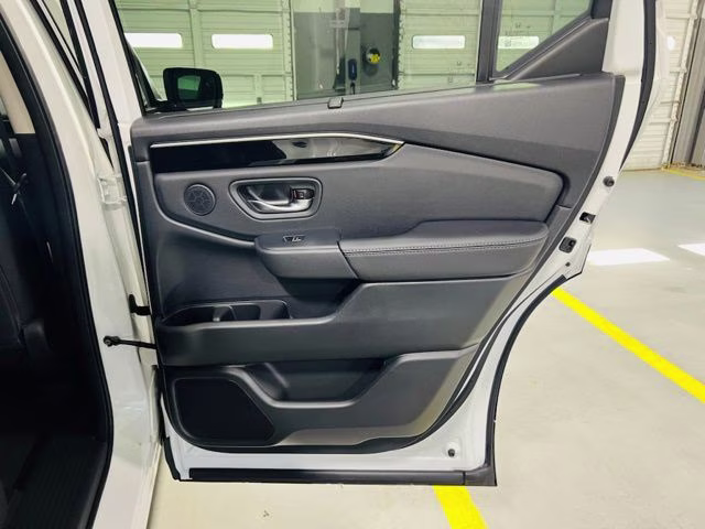2026 Platinum White Pearl Honda Pilot EX-L FWD SUV