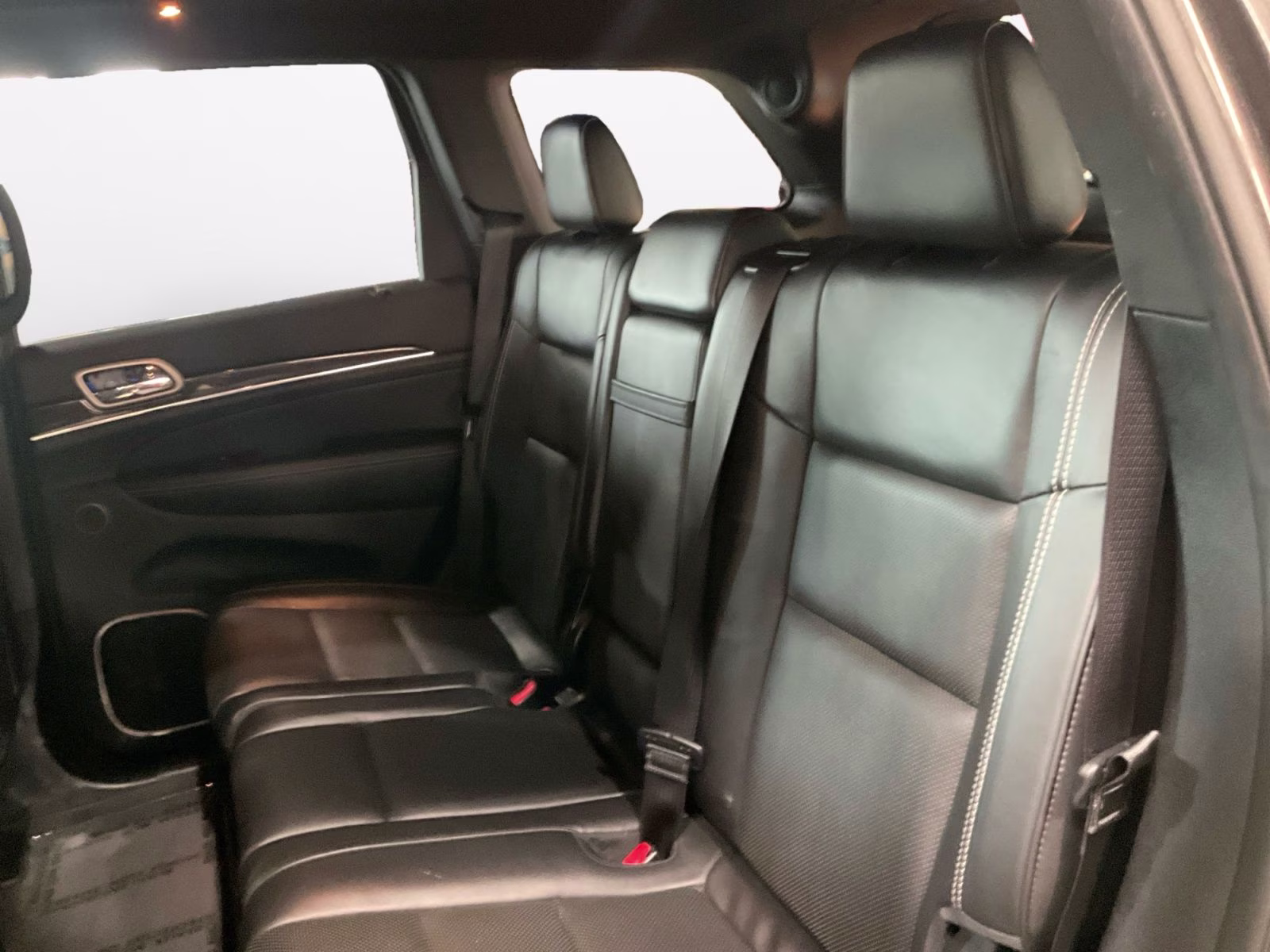 2016 Granite Crystal Metallic Clearcoat Jeep Grand Cherokee Overland 4X4 SUV