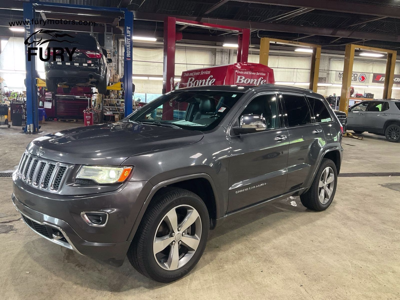 2016 Granite Crystal Metallic Clearcoat Jeep Grand Cherokee Overland 4X4 SUV