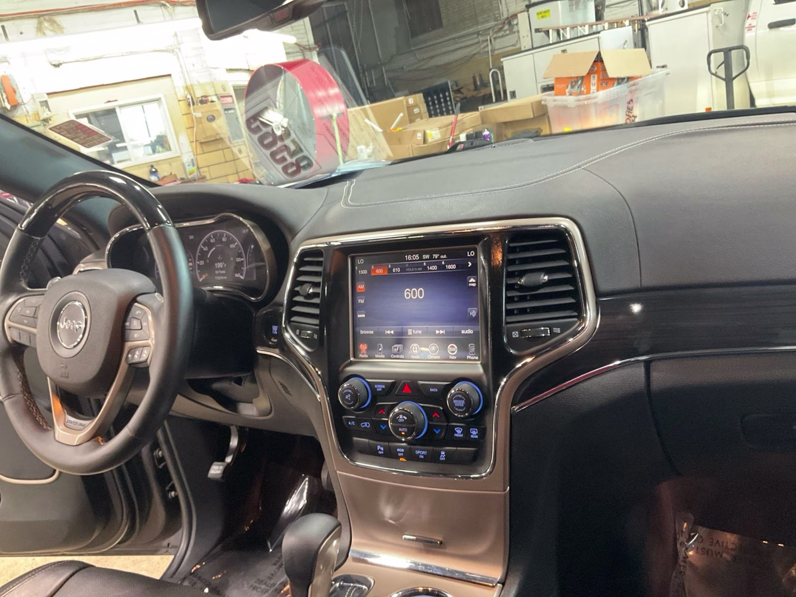 2016 Granite Crystal Metallic Clearcoat Jeep Grand Cherokee Overland 4X4 SUV