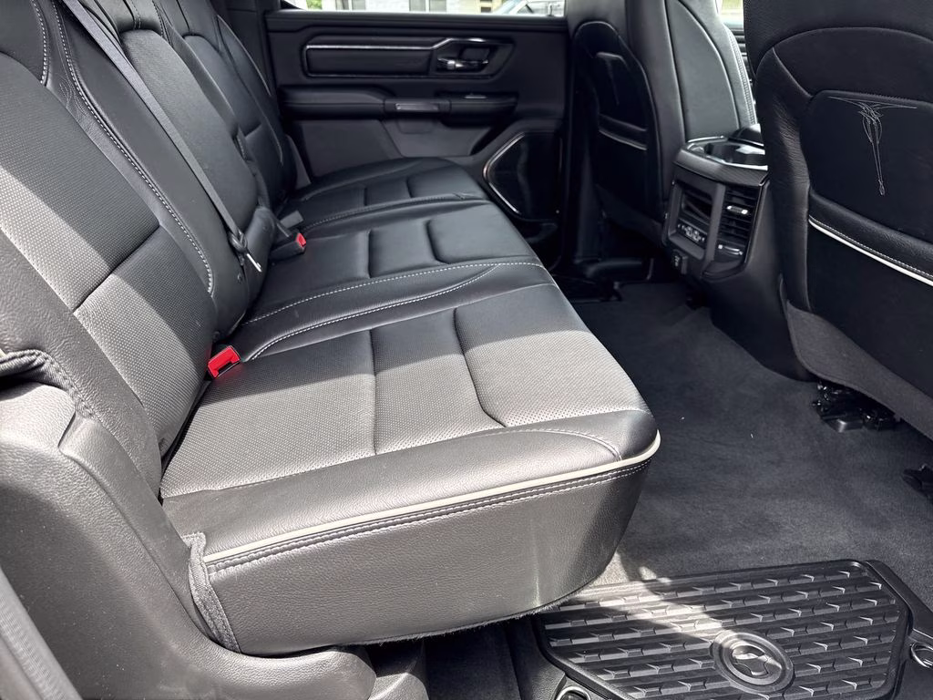 2023 Diamond Black Crystal Pearlcoat Ram 1500 Limited 4X4 Truck