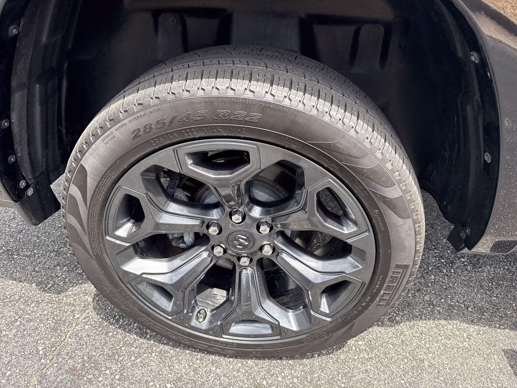 2023 Diamond Black Crystal Pearlcoat Ram 1500 Limited 4X4 Truck
