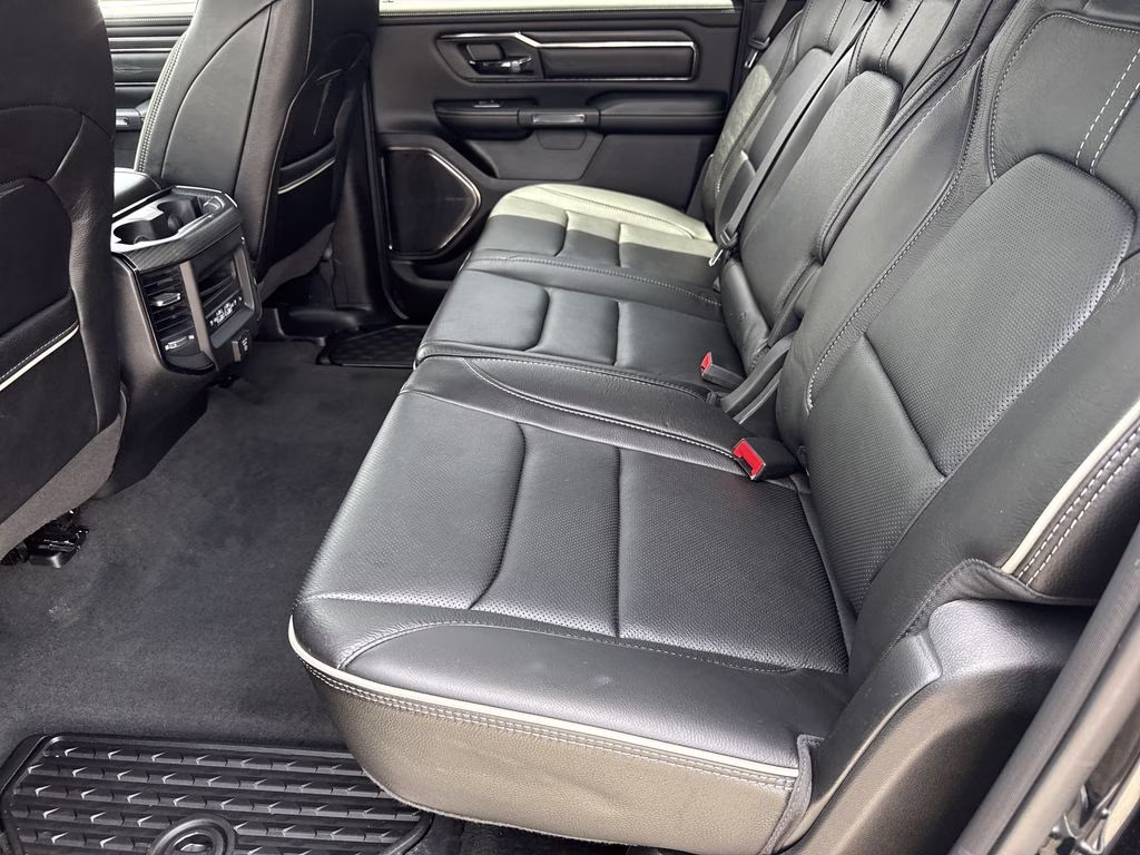 2023 Diamond Black Crystal Pearlcoat Ram 1500 Limited 4X4 Truck