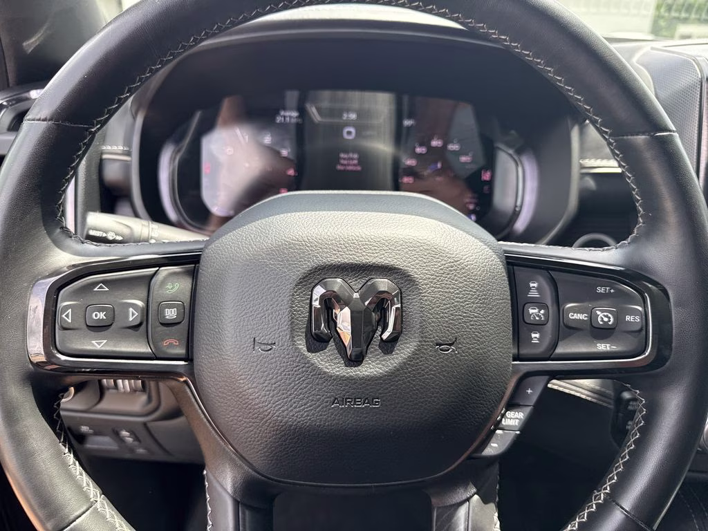 2023 Diamond Black Crystal Pearlcoat Ram 1500 Limited 4X4 Truck