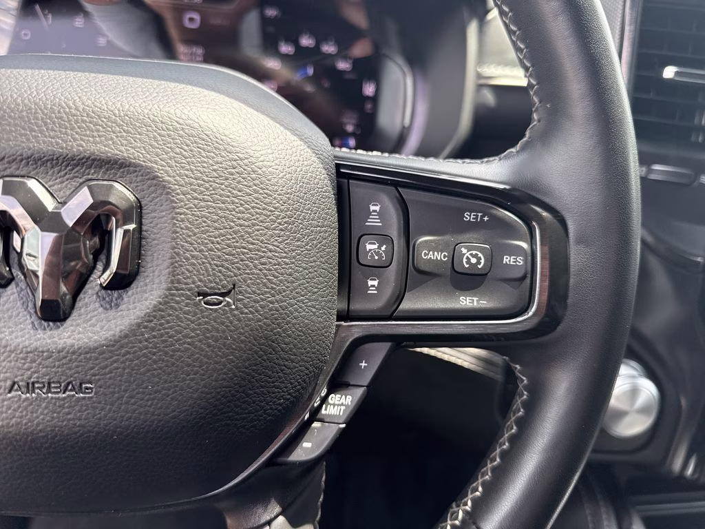 2023 Diamond Black Crystal Pearlcoat Ram 1500 Limited 4X4 Truck