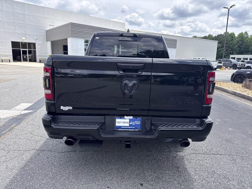 2023 Diamond Black Crystal Pearlcoat Ram 1500 Limited 4X4 Truck