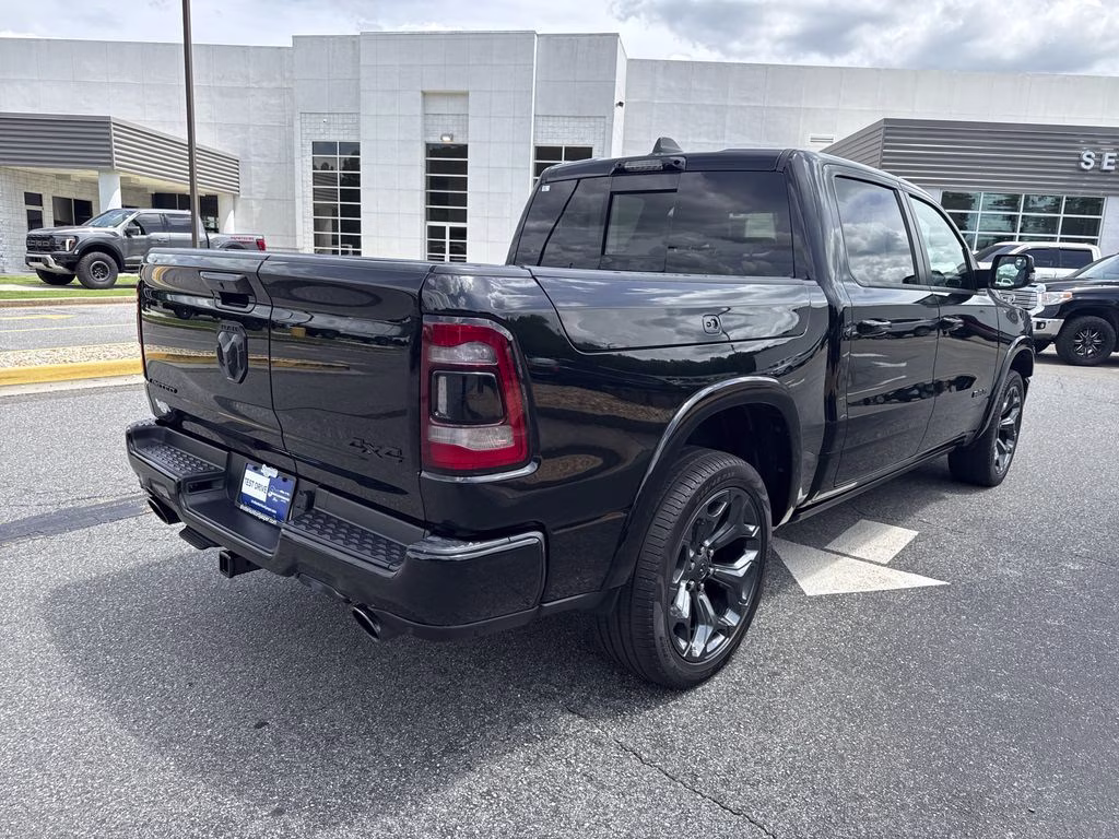 2023 Diamond Black Crystal Pearlcoat Ram 1500 Limited 4X4 Truck
