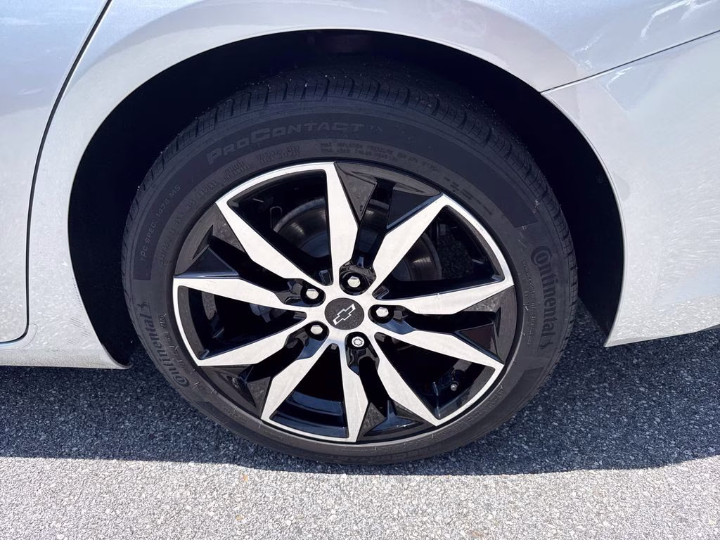 2020 Silver Ice Metallic Chevrolet Malibu RS FWD Sedan