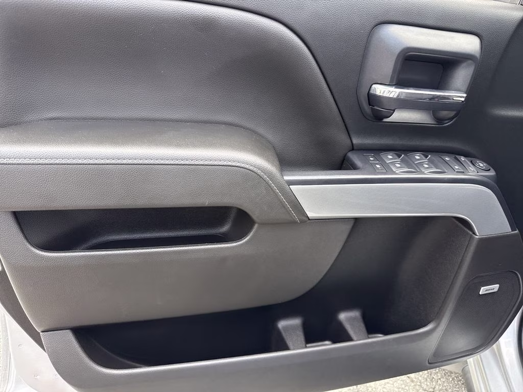 2018 Silver Ice Metallic Chevrolet Silverado 1500 LT 4X4 Truck