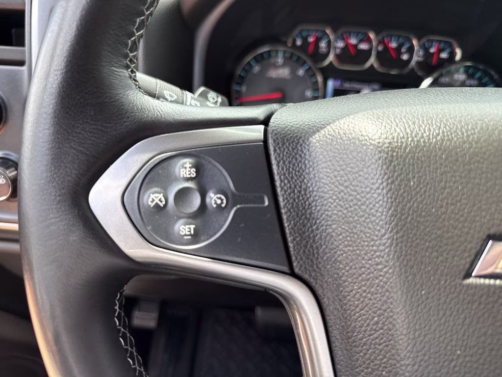 2018 Silver Ice Metallic Chevrolet Silverado 1500 LT 4X4 Truck