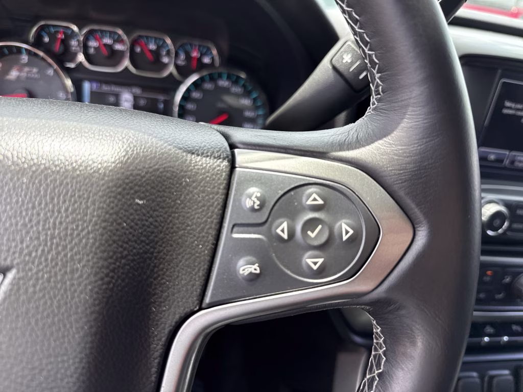 2018 Silver Ice Metallic Chevrolet Silverado 1500 LT 4X4 Truck