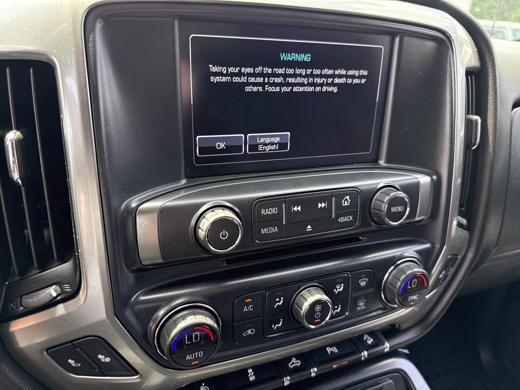 2018 Silver Ice Metallic Chevrolet Silverado 1500 LT 4X4 Truck