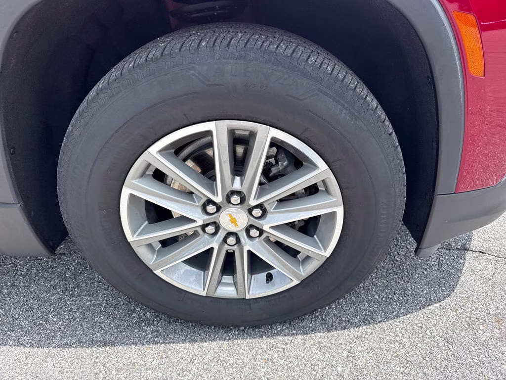 2023 Radiant Red Tintcoat Chevrolet Traverse LT FWD SUV