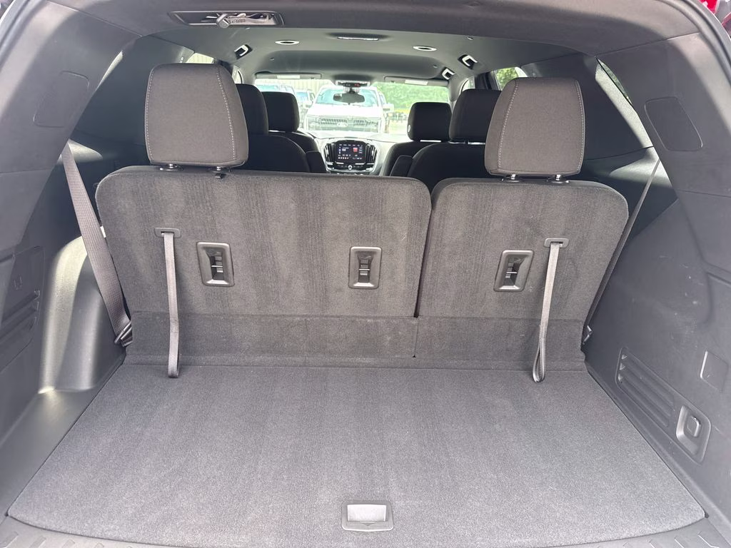2023 Radiant Red Tintcoat Chevrolet Traverse LT FWD SUV