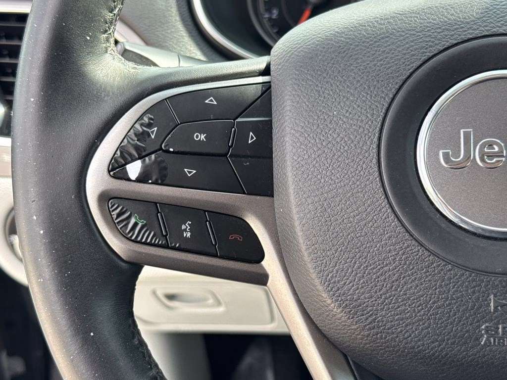 2019 Billet Silver Metallic Clearcoat Jeep Cherokee Limited FWD SUV