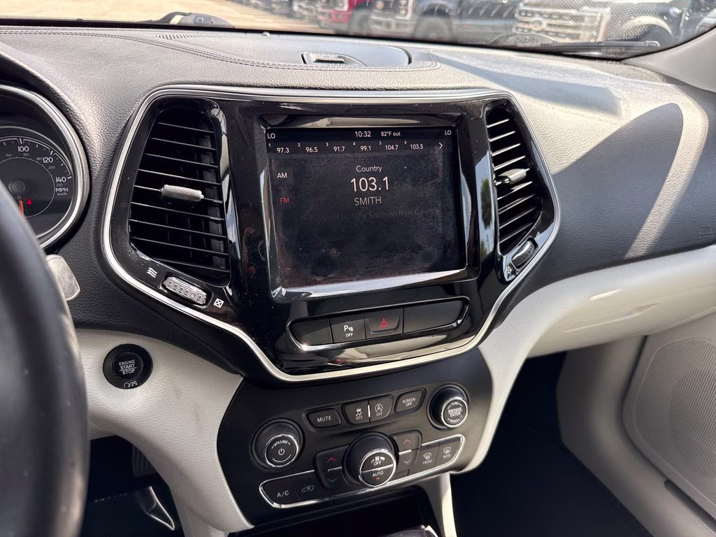 2019 Billet Silver Metallic Clearcoat Jeep Cherokee Limited FWD SUV