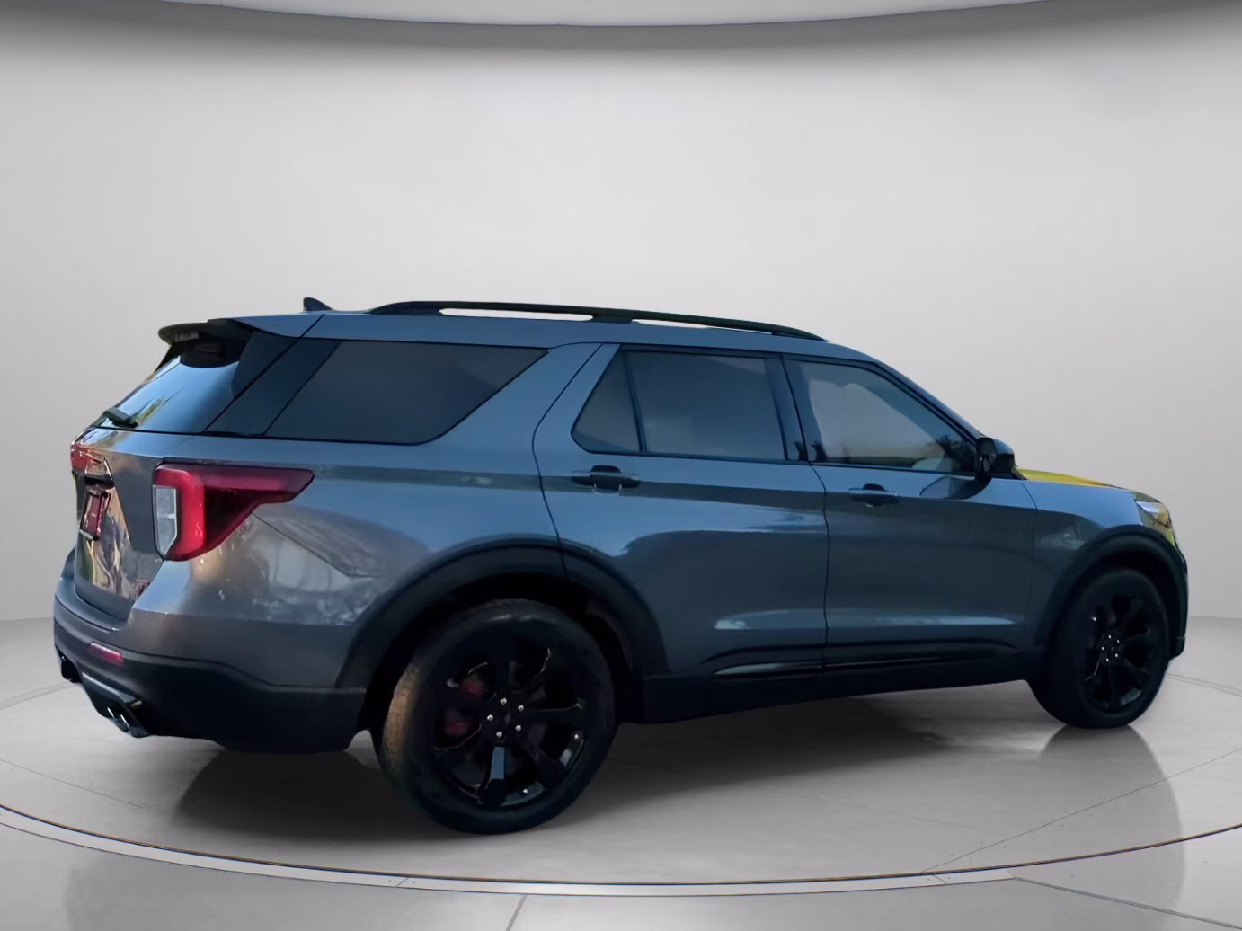 2022 Carbonized Gray Metallic Ford Explorer ST RWD SUV