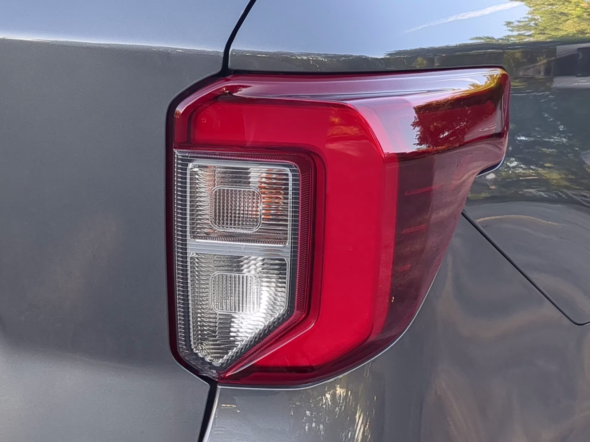 2022 Carbonized Gray Metallic Ford Explorer ST RWD SUV