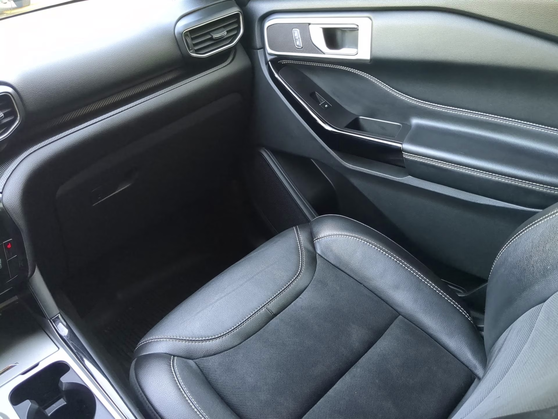 2022 Carbonized Gray Metallic Ford Explorer ST RWD SUV