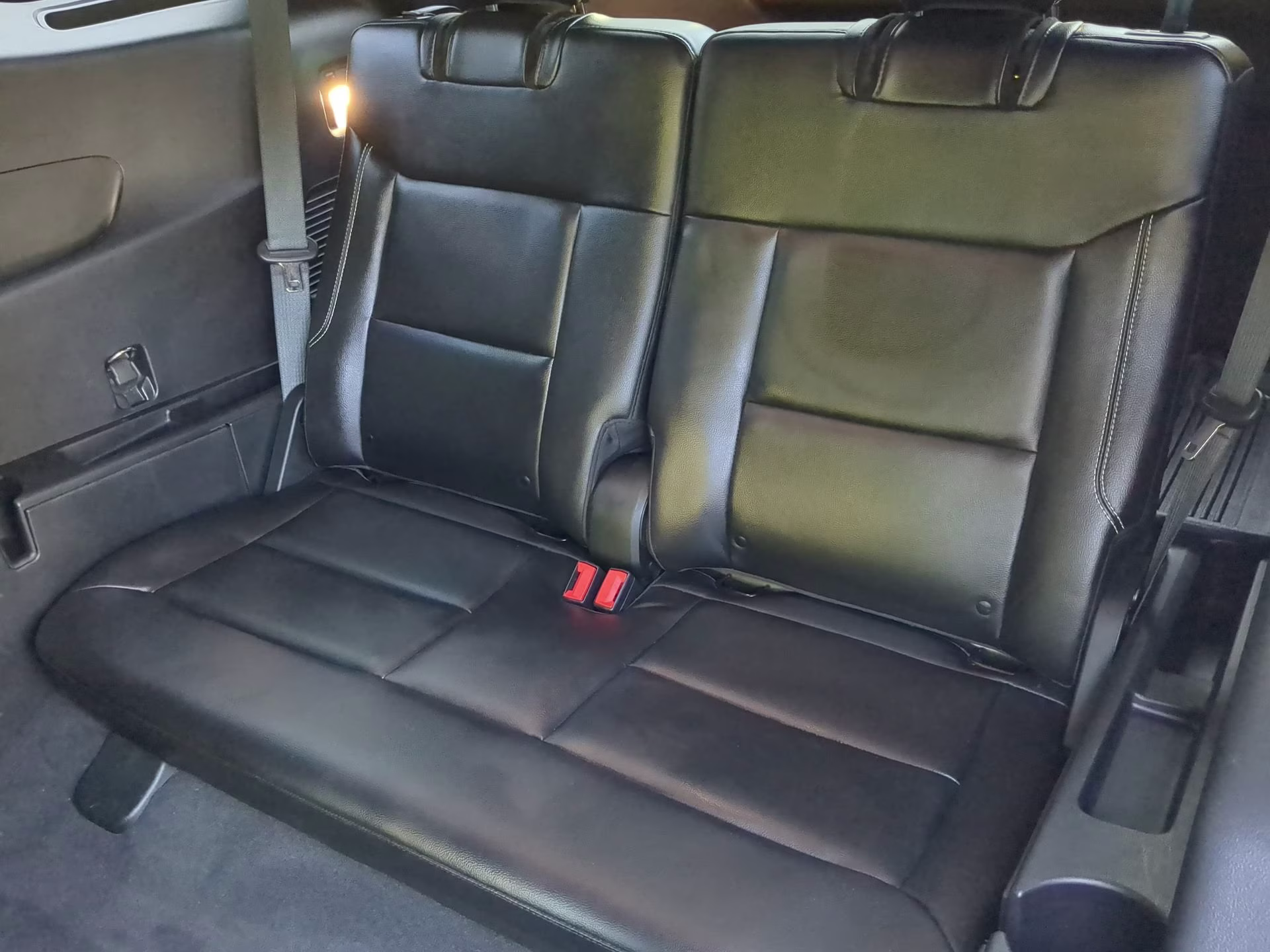 2022 Carbonized Gray Metallic Ford Explorer ST RWD SUV