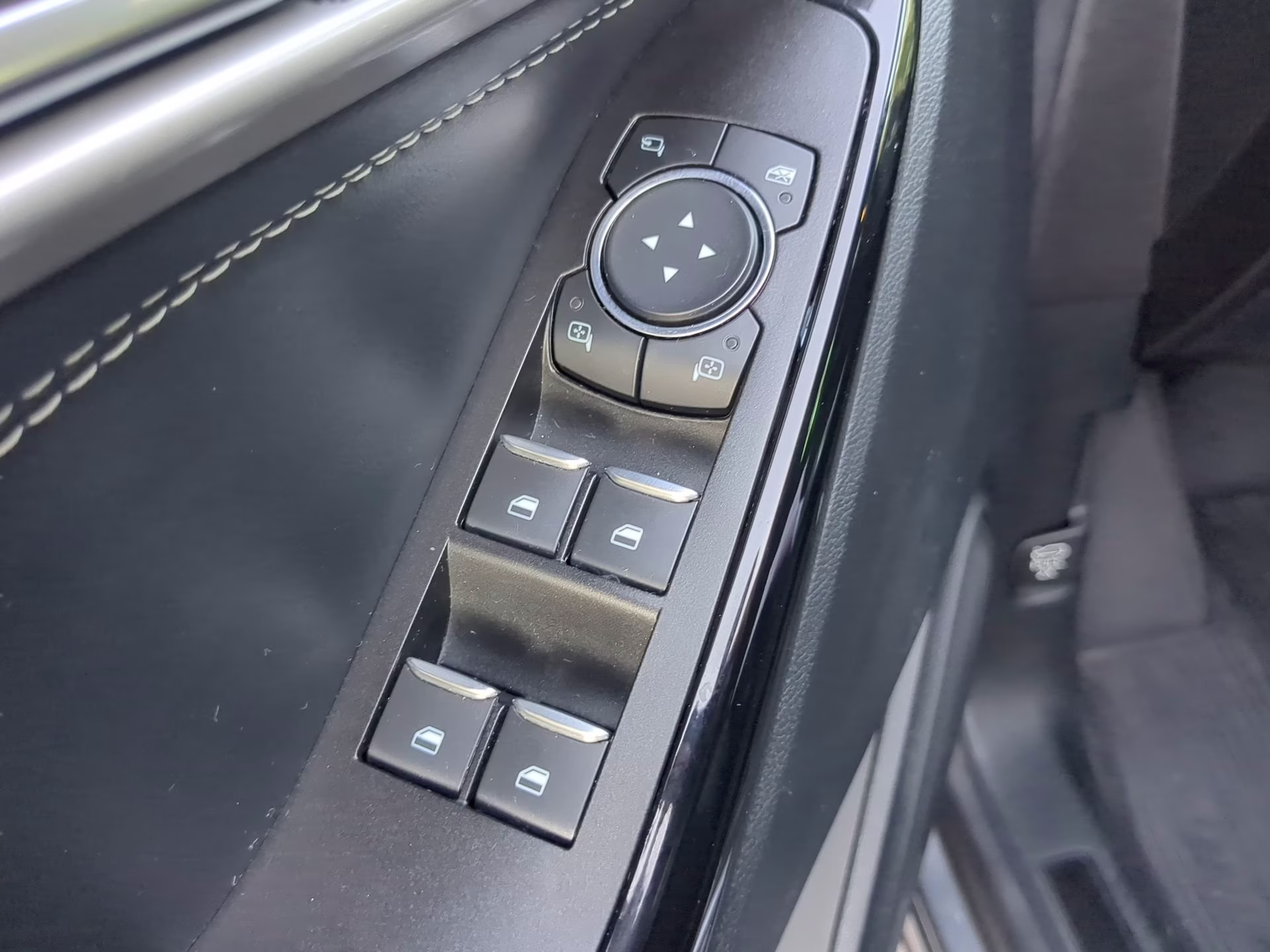 2022 Carbonized Gray Metallic Ford Explorer ST RWD SUV