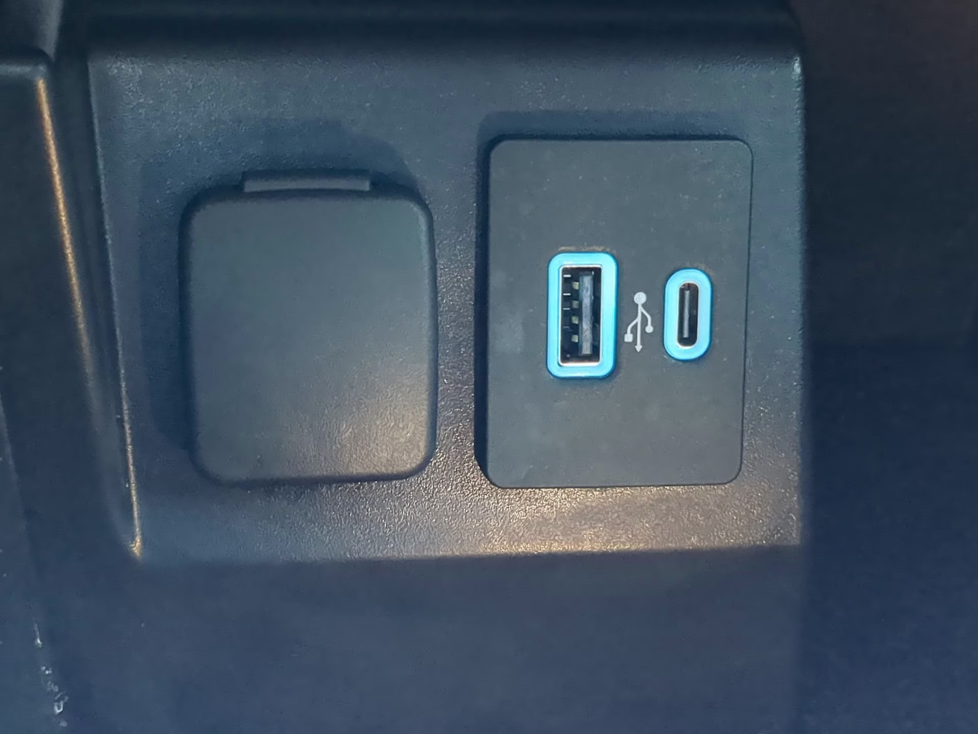2022 Carbonized Gray Metallic Ford Explorer ST RWD SUV