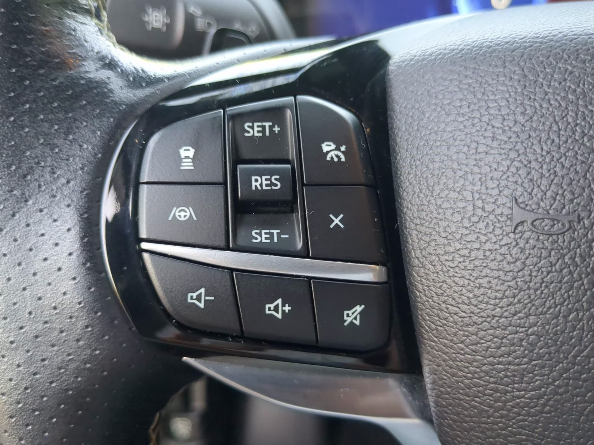 2022 Carbonized Gray Metallic Ford Explorer ST RWD SUV