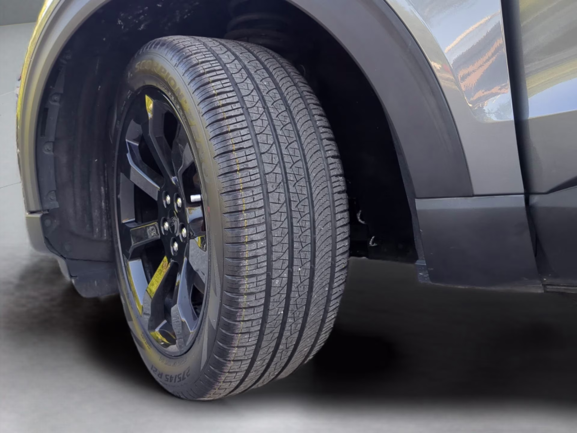 2022 Carbonized Gray Metallic Ford Explorer ST RWD SUV