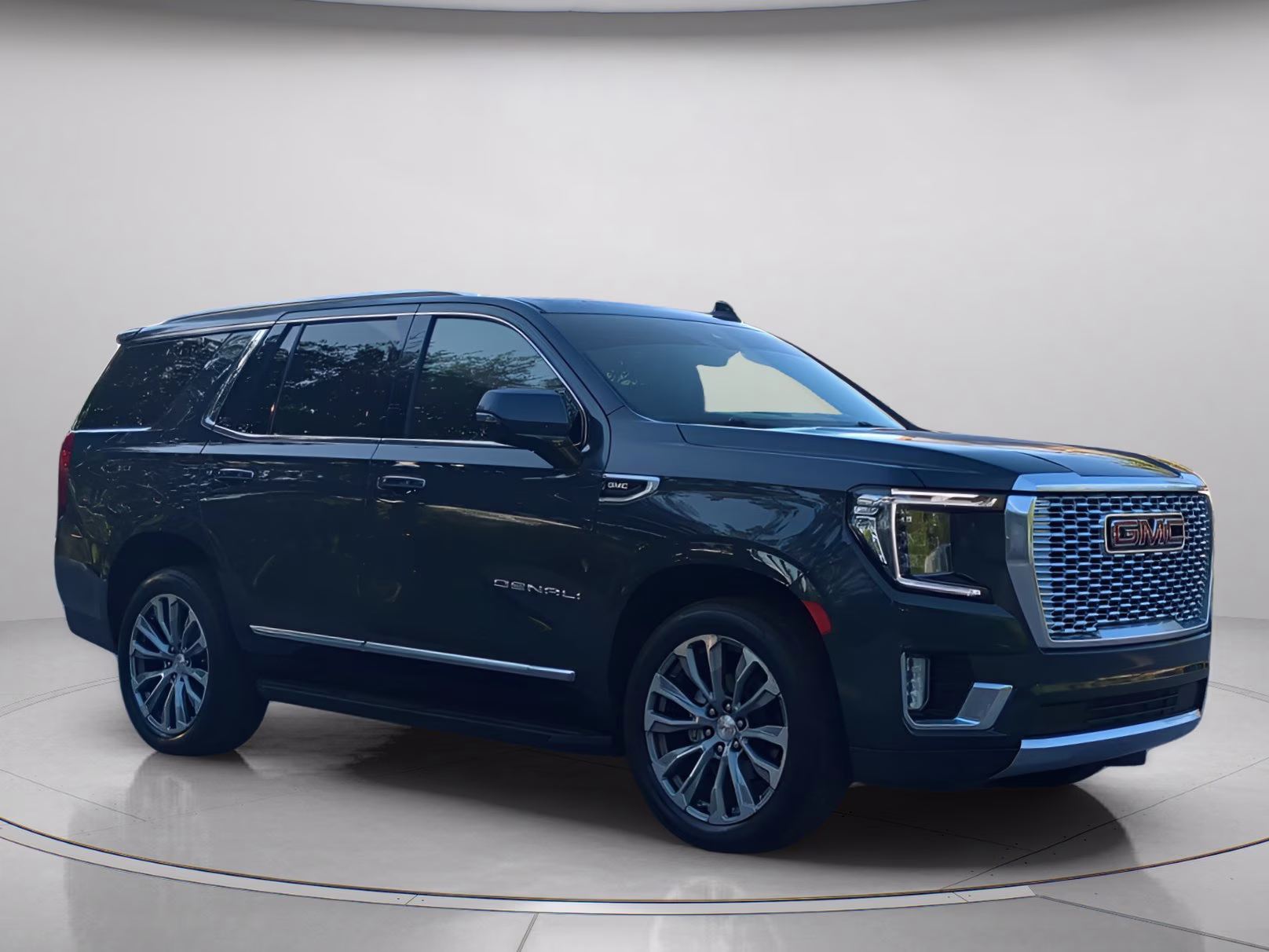 2021 Hunter Metallic GMC Yukon Denali RWD SUV
