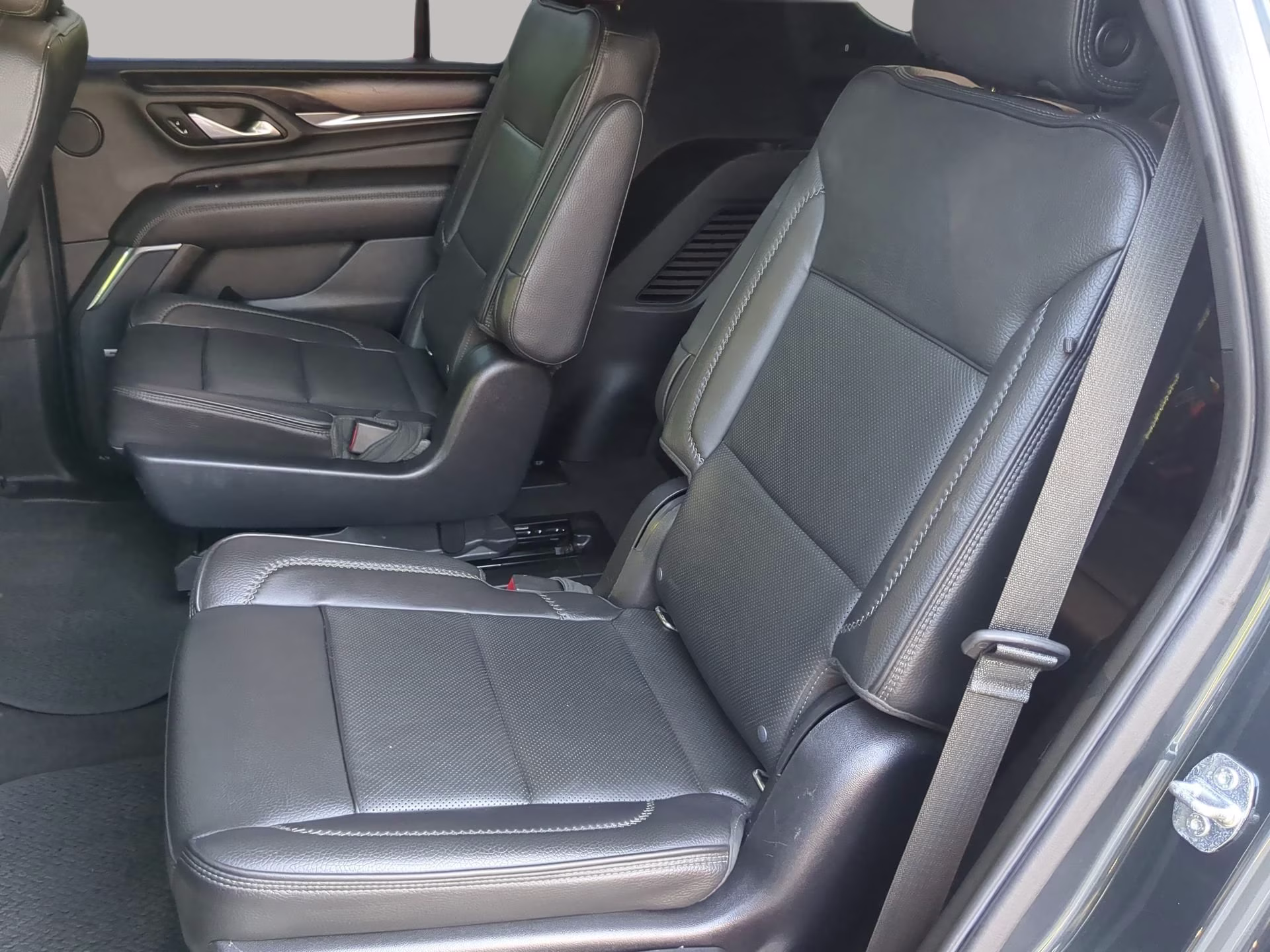 2021 Hunter Metallic GMC Yukon Denali RWD SUV