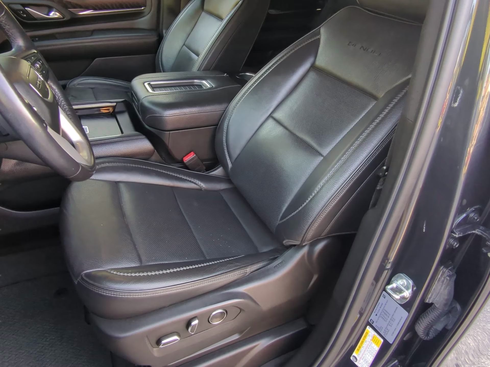 2021 Hunter Metallic GMC Yukon Denali RWD SUV