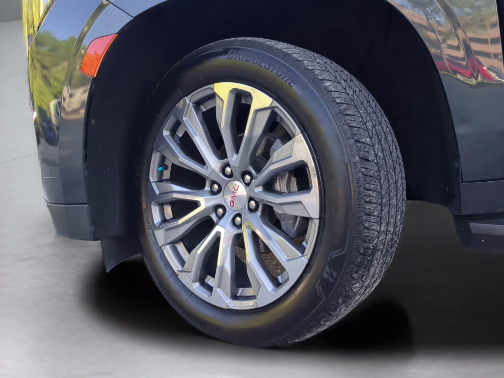 2021 Hunter Metallic GMC Yukon Denali RWD SUV