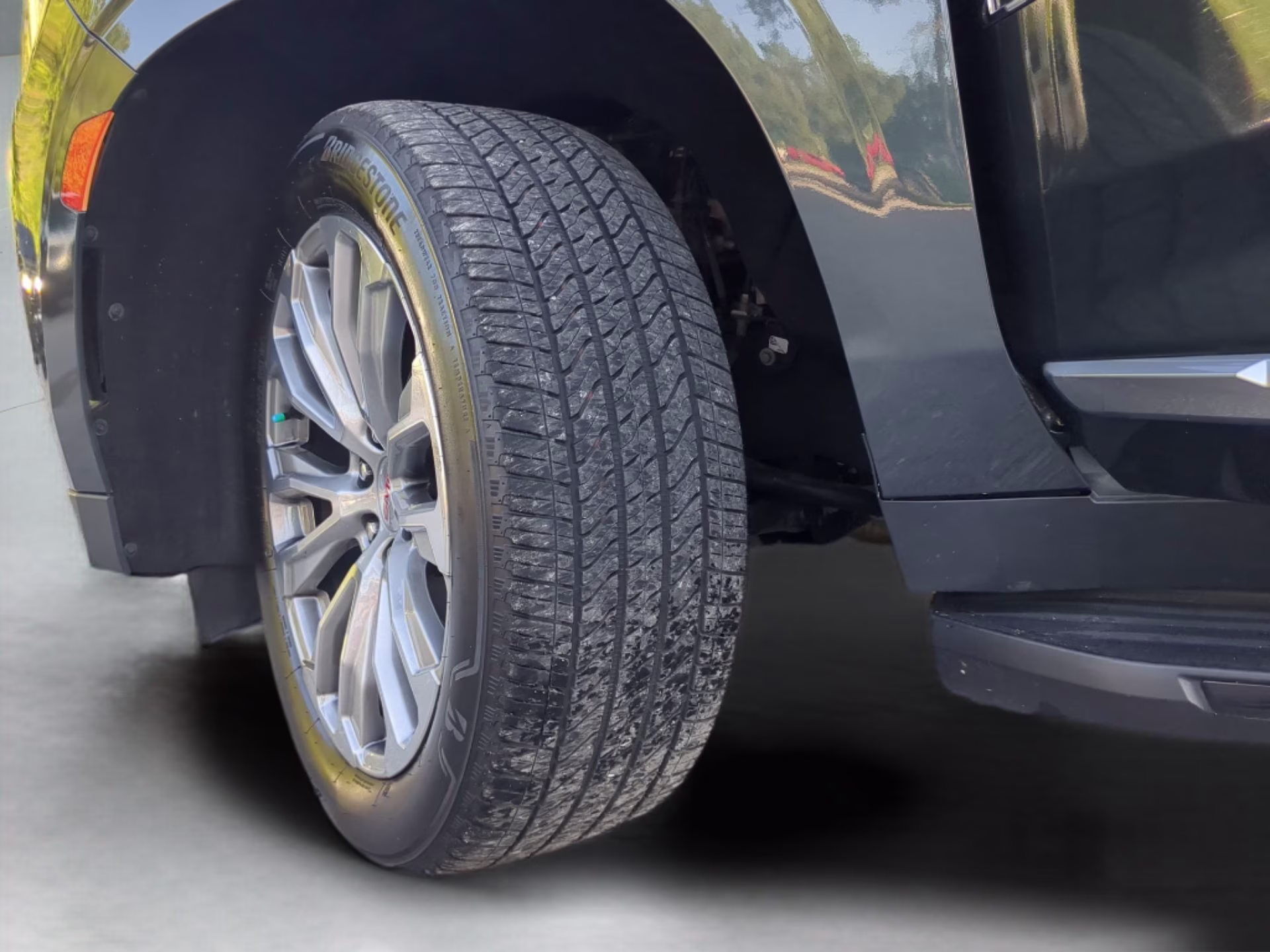 2021 Hunter Metallic GMC Yukon Denali RWD SUV