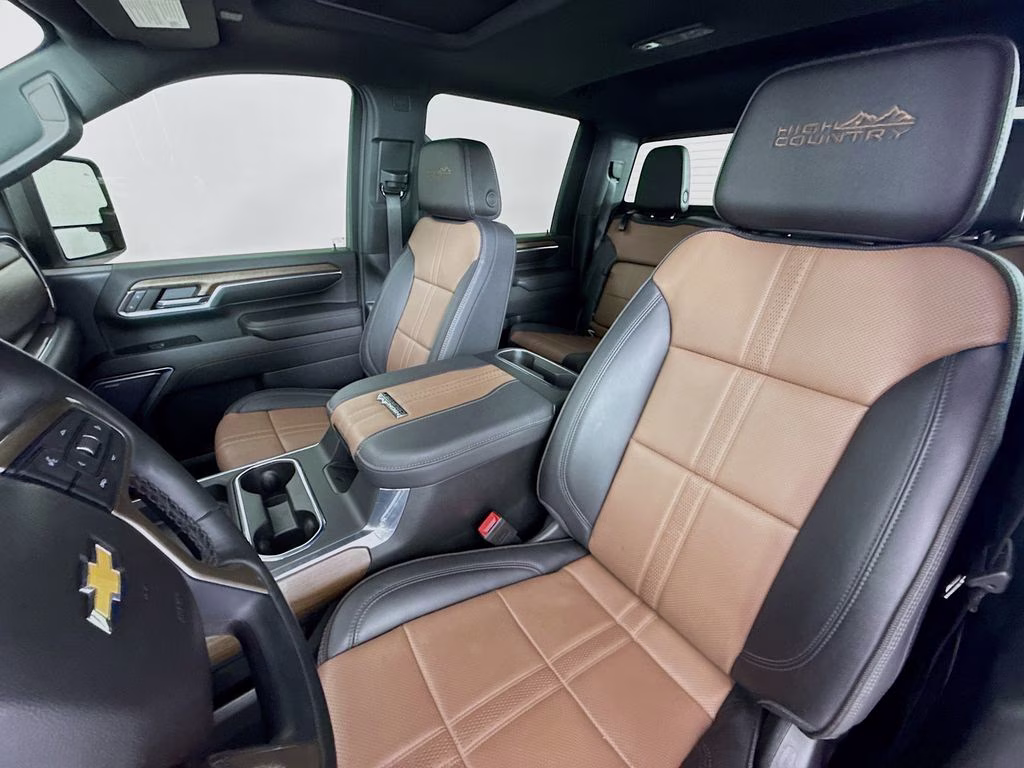 2024 Iridescent Pearl Tricoat Chevrolet Silverado 2500HD High Country 4X4 Truck
