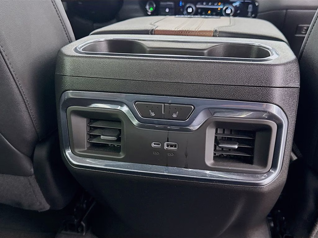 2024 Iridescent Pearl Tricoat Chevrolet Silverado 2500HD High Country 4X4 Truck